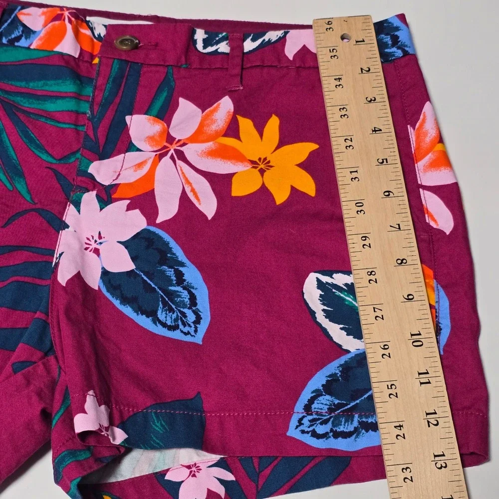 Old Navy Everyday Short Womens 10 Magenta Tropical Floral Cotton Chino‎ Shorts